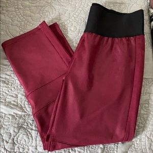 Her Universe Wonder Woman Workout Capri Leggings